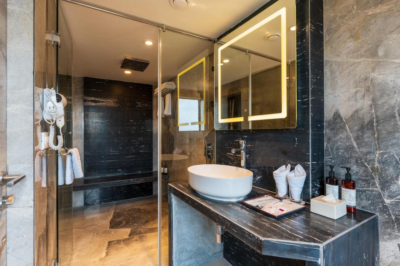 Regenta Central Imperial Candolim Goa Екстериор снимка