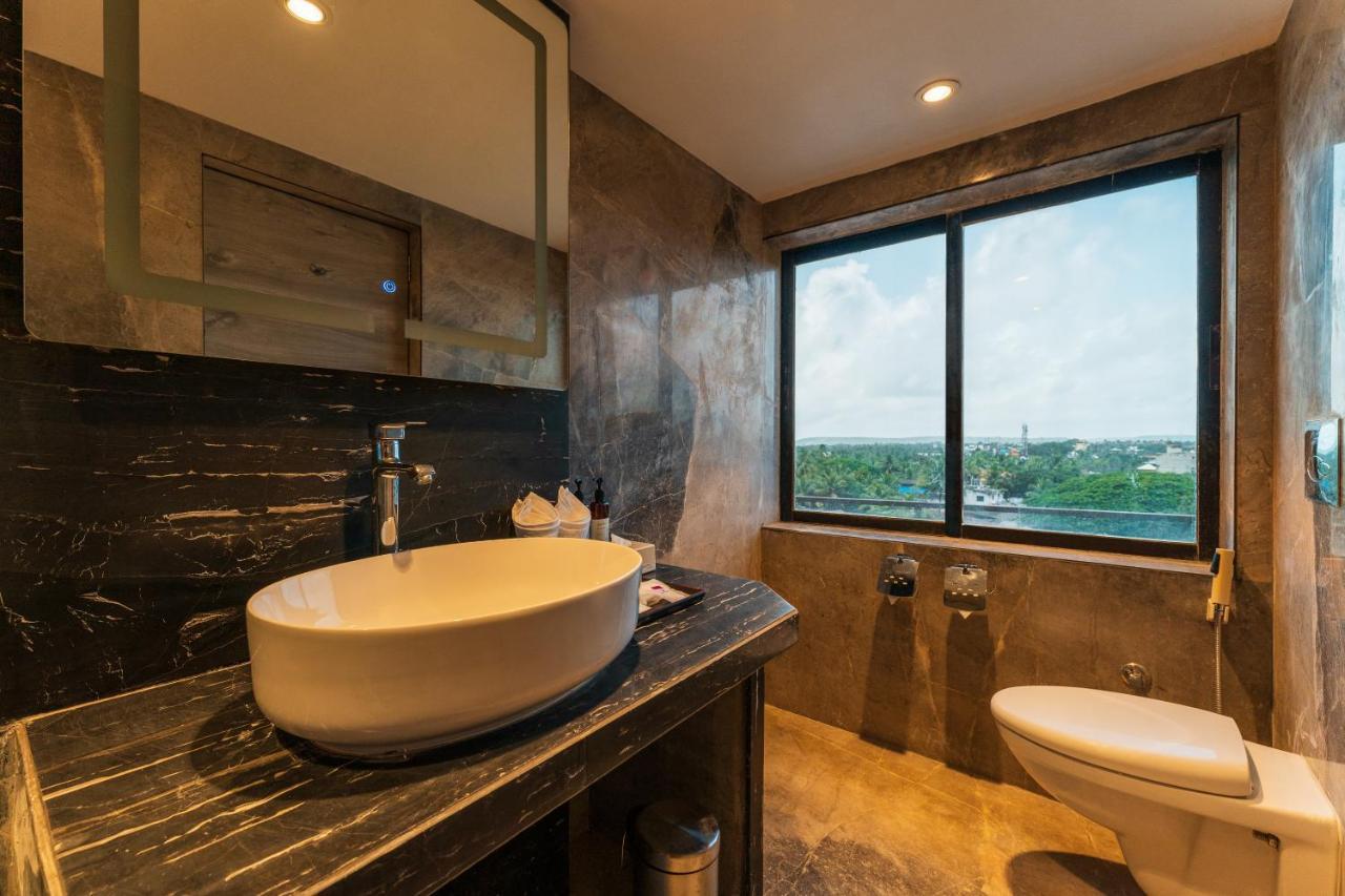 Regenta Central Imperial Candolim Goa Екстериор снимка