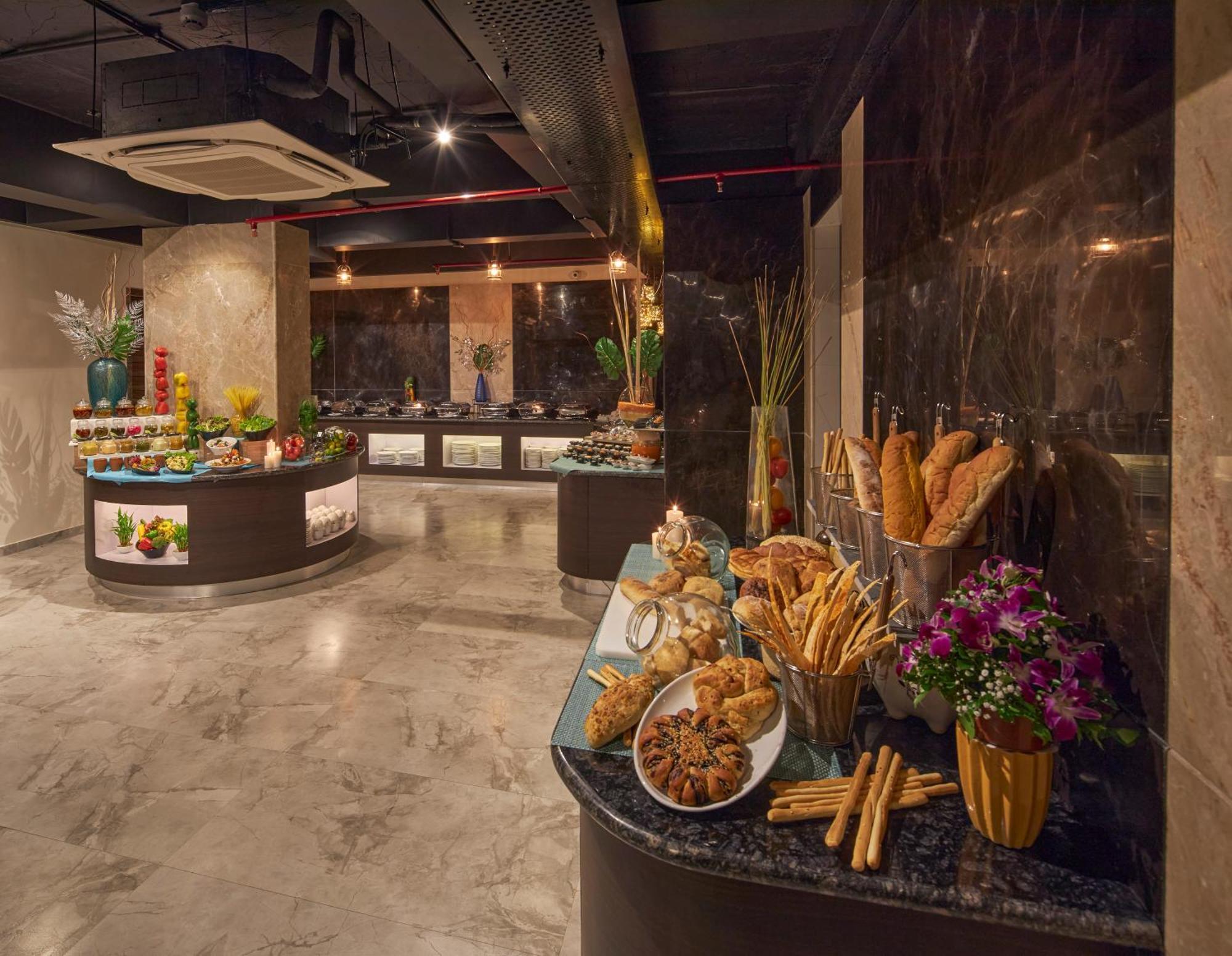 Regenta Central Imperial Candolim Goa Екстериор снимка